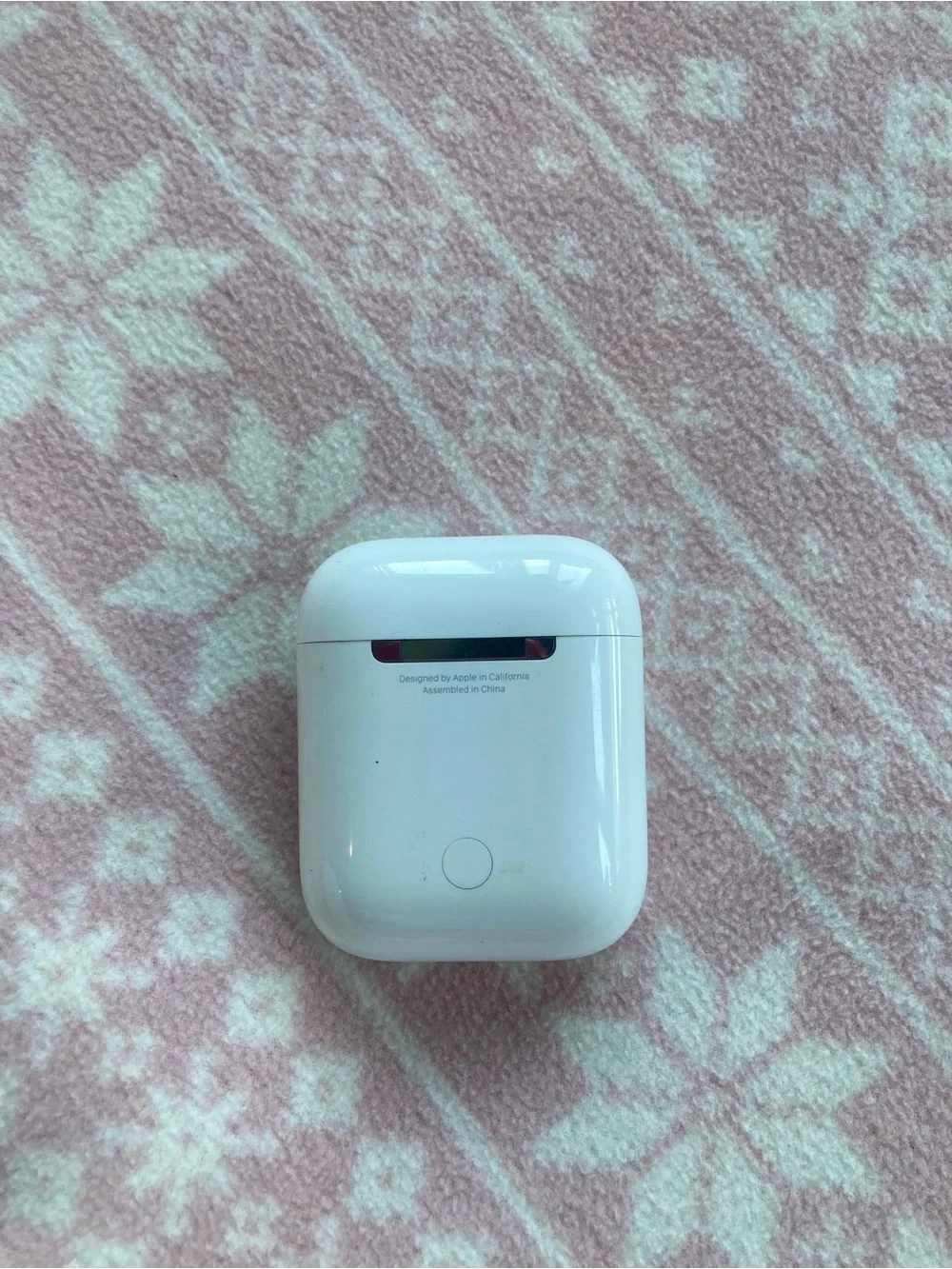 Apple White Wireless Earbuds Charging Case - Glossy Finish